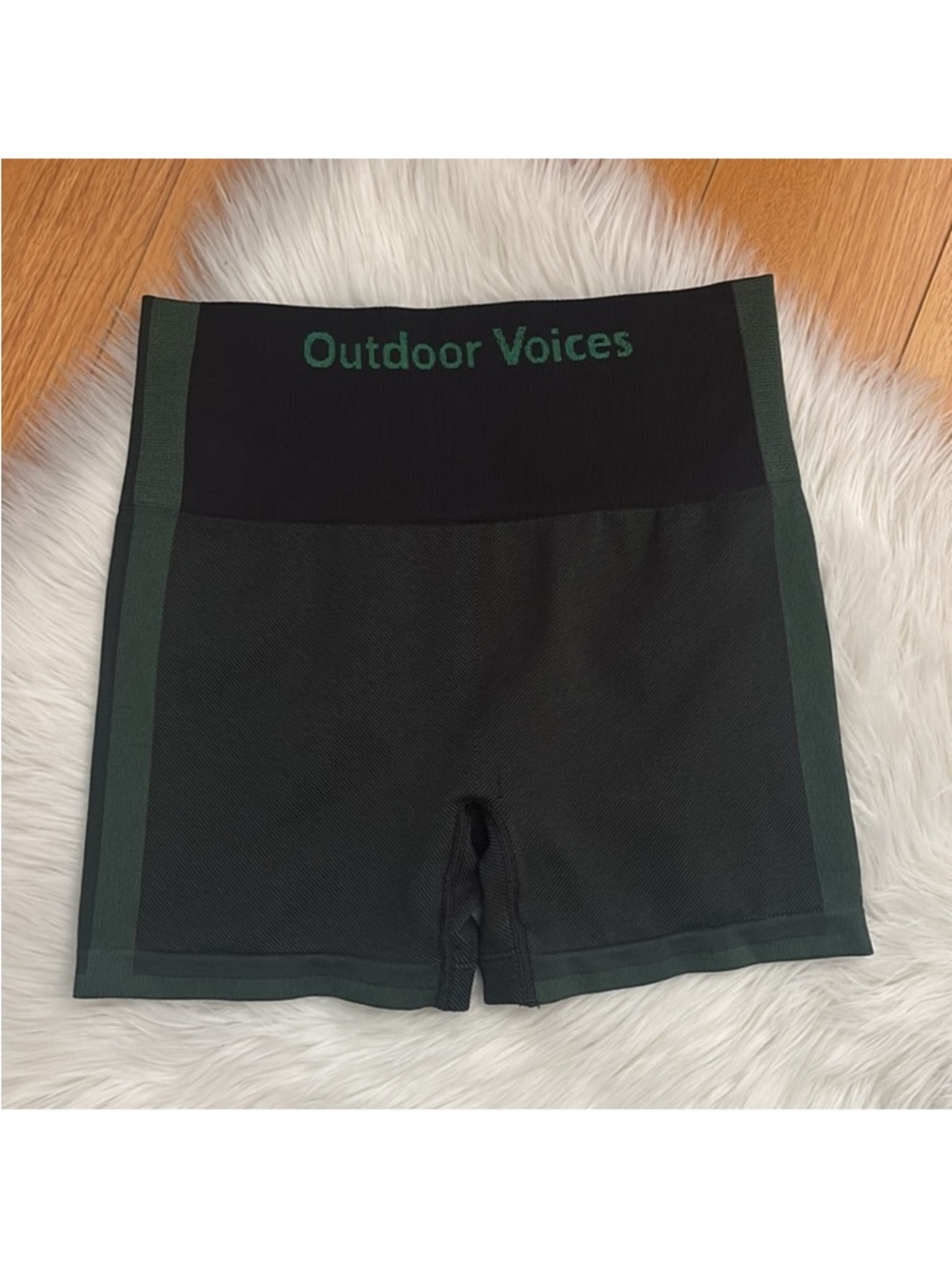 Outdoor Voices Seamless Smooth 4.5” Bike Short in Evergreen